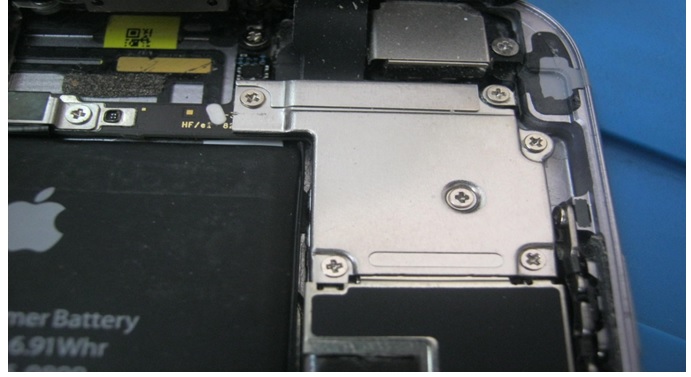 iphone battery socket