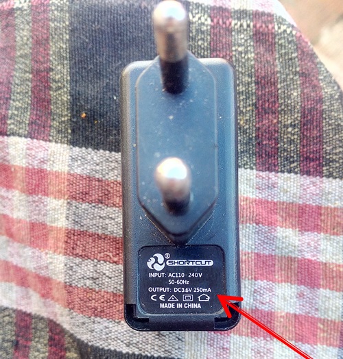 charger voltage and current