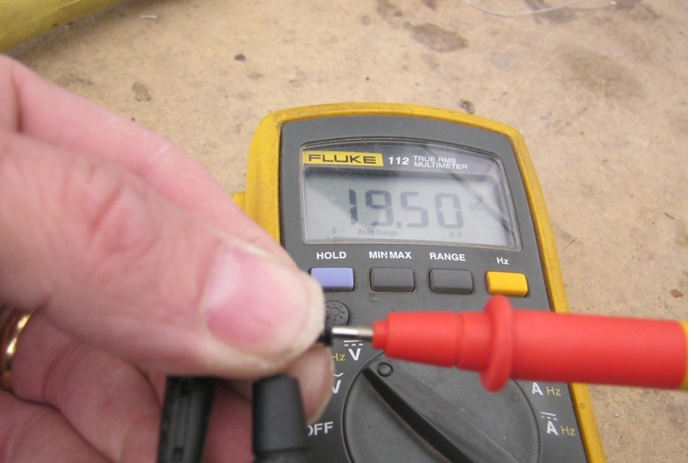 checking dc output voltage from charger