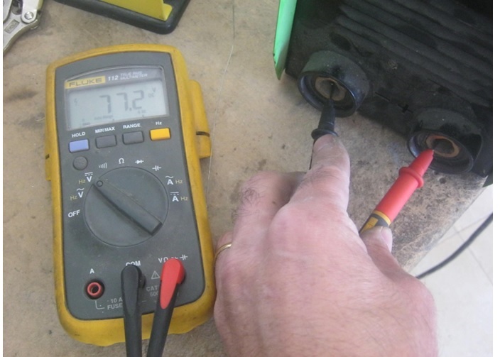 test output voltage of welding machine